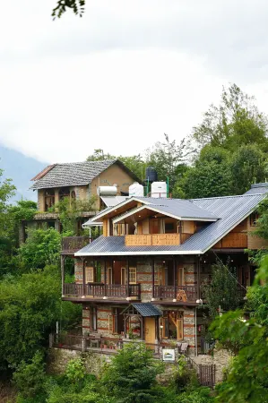 Rustic Roots Home Stay Отели в г. Натан