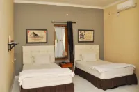 The Swarna Hotel Bayah