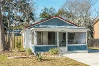 Cozy Cottage • Near Downtown Hotels near Drayton Hall