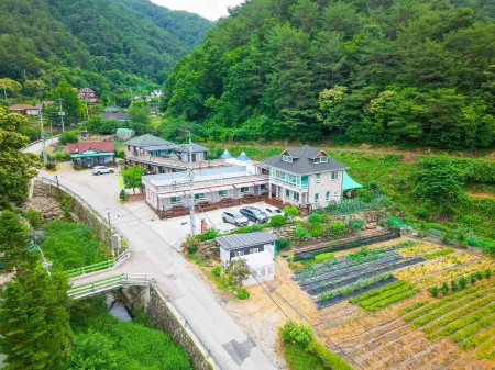 Inje Rainbow Pension Отели рядом с достопримечательностью «The 38th Parallel»