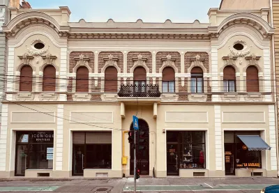 Carol Residence Отели в г. 