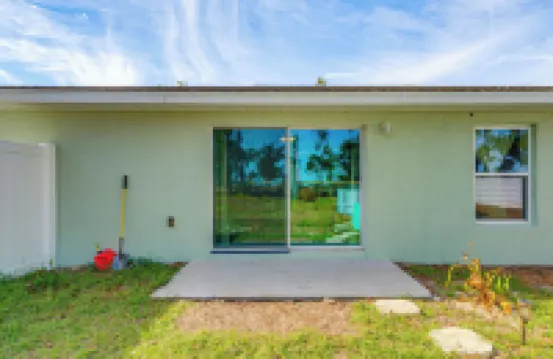 距離Rainbow Springs 2英里：帶熱水浴缸的家！