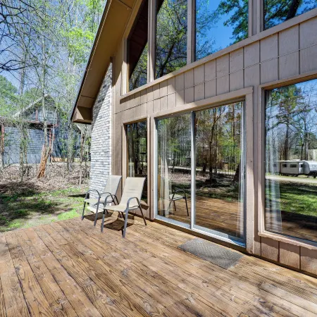 Cabin w/ Private Hot Tub: 2 Mi to Broken Bow Lake! Hoteles en Broken Bow