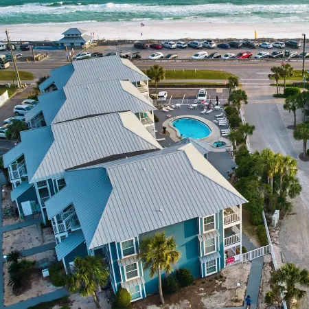 1Br/1ba, A Minutes Walk from the Beach!