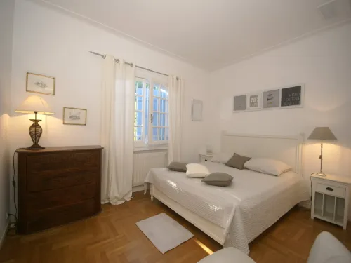 Holiday Home in Var near Beaches & Pool