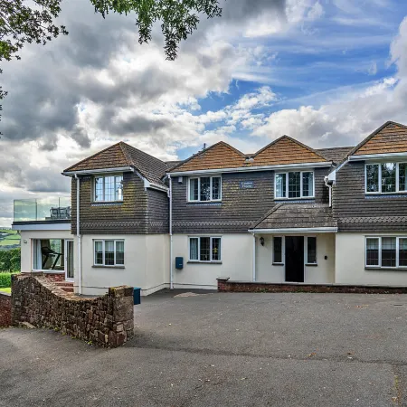 Cottage in Whitestone with Garden & Games Room