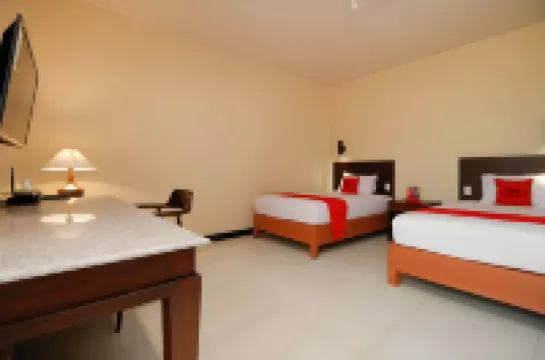 RedDoorz Plus Near Halim Perdanakusuma 2 Hotels near Krisnadwipayana University