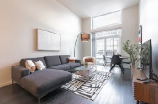 1BR + Den | Gym, Rooftop  | Bellevue | Sophari C Hotels in 