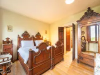 Villa in Cortona with Pool