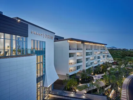 Grand Josun Hill Suite Отели рядом с достопримечательностью «Bonte Museum»