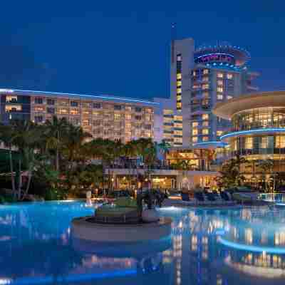 Pier Sixty-Six Hotel Exterior