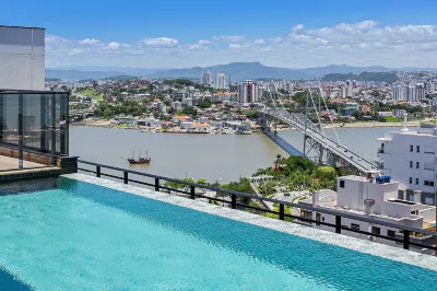 Studios Tower by Viva - Prédio Com Piscina e Estacionamento No Centro de Floripa Hotel in zona CentroSul
