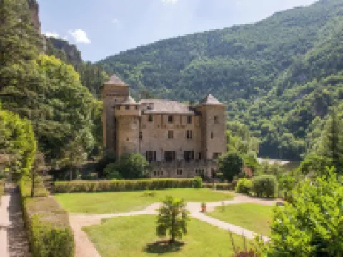 Demeures et Château de La Caze Hotels in Lozere