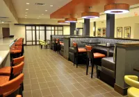 Holiday Inn & Suites CHARLESTON WEST by IHG - С баром
