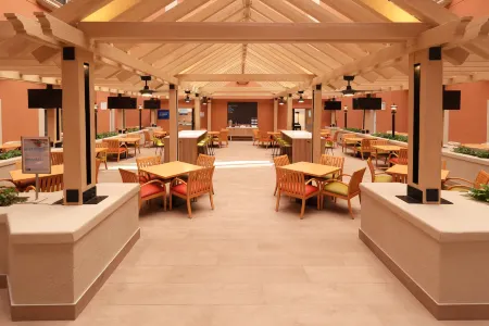 Holiday Inn Express Monterrey Galerias-Sn Jeronimo Отели рядом с достопримечательностью «San Pedro de Pinta»