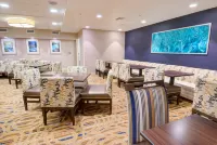 Holiday Inn GAINESVILLE-UNIVERSITY CTR by IHG - ที่มีสระว่ายน้ำ