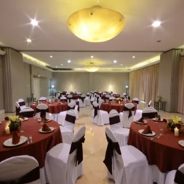 Holiday Inn & Suites GUADALAJARA CENTRO HISTORICO by IHG Отели рядом с достопримечательностью «Арена «Бенито Хуарес» в Гвадалахаре»