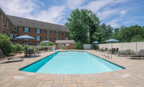 Holiday Inn Express & Suites MERRIMACK by IHG