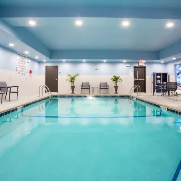 Holiday Inn Express & Suites RAPID CITY - RUSHMORE SOUTH by IHG