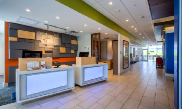 Holiday Inn Express & Suites REEDSVILLE - STATE COLL AREA by IHG