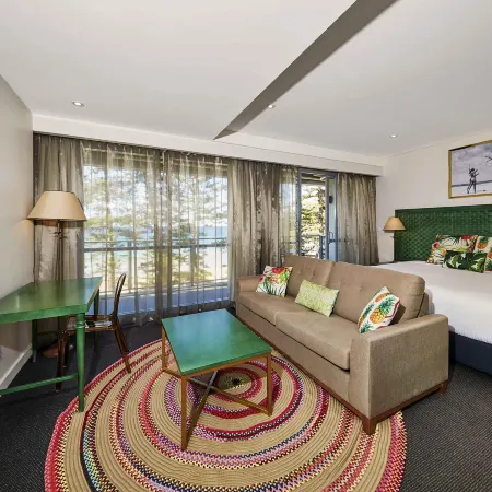 Peppers Manly Beach Отели рядом с достопримечательностью «Пляж Балморал»