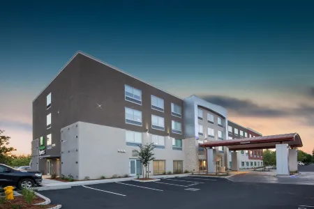 Holiday Inn Express & Suites CHICO by IHG
