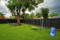 New Home w/ Big Patio / Heated Pool / Pool Table / Ping Pong Table