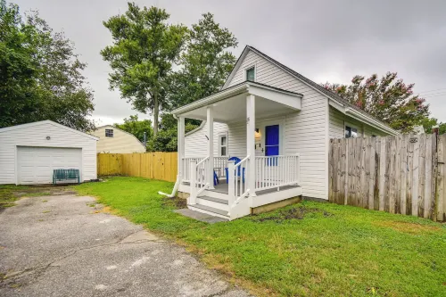 Walk to Beach: Hampton Home w/ Grill! - Kylpyammeita