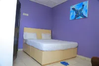 House - Sleeps 12 - Garden - Parking - Pets Ok - Kitchens