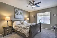 Beautiful Backyard: Comfortable Phoenix Getaway! Hotels in Ahwatukee Foothills