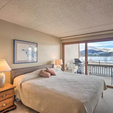 7 Mi to Keystone Resort: Condo w/ Hot Tub & Pool