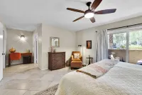 Relaxing Palm Springs Condo with Pool Access