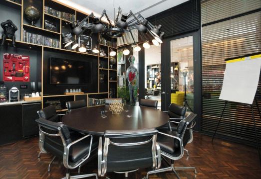 호텔 내부 전경