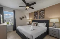 Ultimate Villa w Children Love Room, Pool/Spa - Parkering