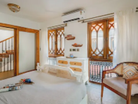 Elivaas Kensho Daisy | 5 BHK Villa with Plunge Pool Hotels in Utorda