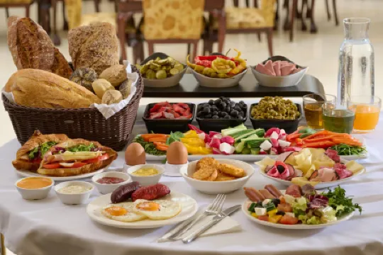 Hotel Leon D´Oro Отели рядом с достопримечательностью «Пороховая башня»