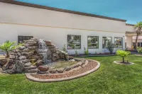 聖喬治北伊克諾旅館-近先鋒公園