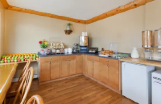 Super 8 by Wyndham Valemount Hotels in Valemount