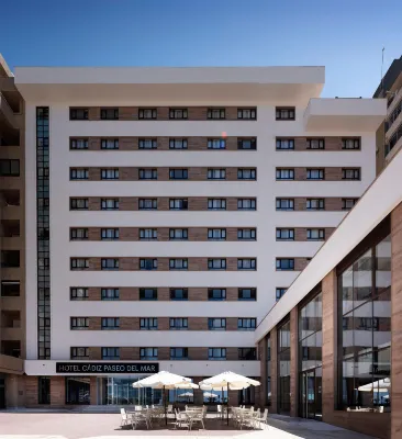 Hotel Cadiz Paseo Del Mar by Melia - parking