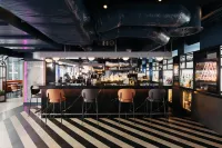 Yotel Glasgow - bar