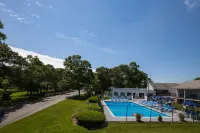 Blue Rock Resort - Bãi biển