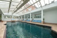 Manor House Hotel & Spa, Alsager - piscina