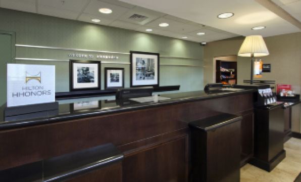 Hampton Inn & Suites Alexandria