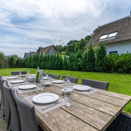 Spacious and Bright 10-person Holiday Villa