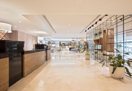 더 레벨 앳 멜리아 세비야 수영장