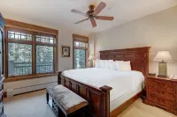 Luxurious 2 Br in River Run Village with Ski in Ski Out Condo