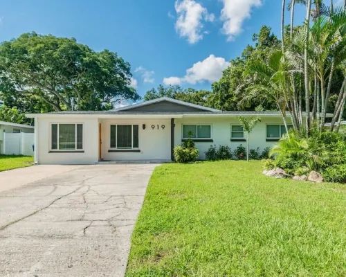 Home w/Heated Pool 10 Mins to Clearwater Beach! Hotels in Largo