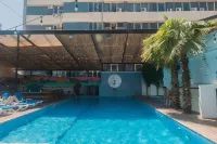 Hamra Urban Gardens - Pools