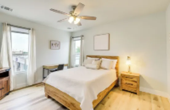 Steps to Tcu Campus: Modern Fort Worth Apt