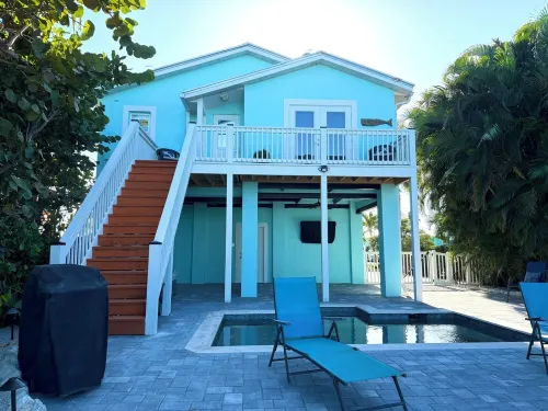 Island Cottage in Quaint Matlacha Florida. Amazing island life is a click away…